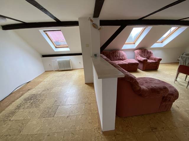 Obývací pokoj + kuchyně.